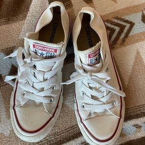 White Lowtop converse